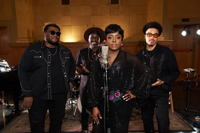 LA Phil welcomes Ledisi for a tribute to Dinah Washington. Photo: Ron T. Young courtesy LA Phil