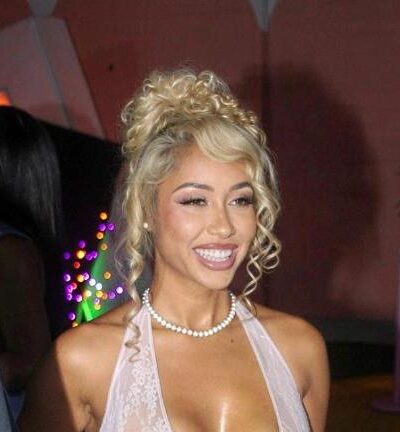 Looking for Love on 'The Hook Up' (OneShot Photos Shutterstock courtesy Donovan PR)