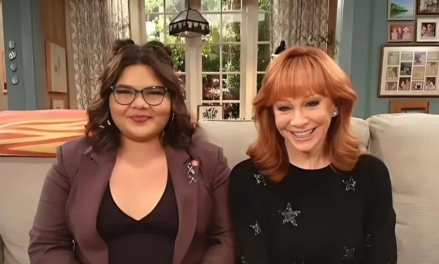 Belissa Escobedo and Reba McEntire - screenshot