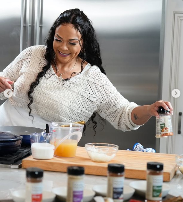 Tamela Mann cooking for Thanksgiving