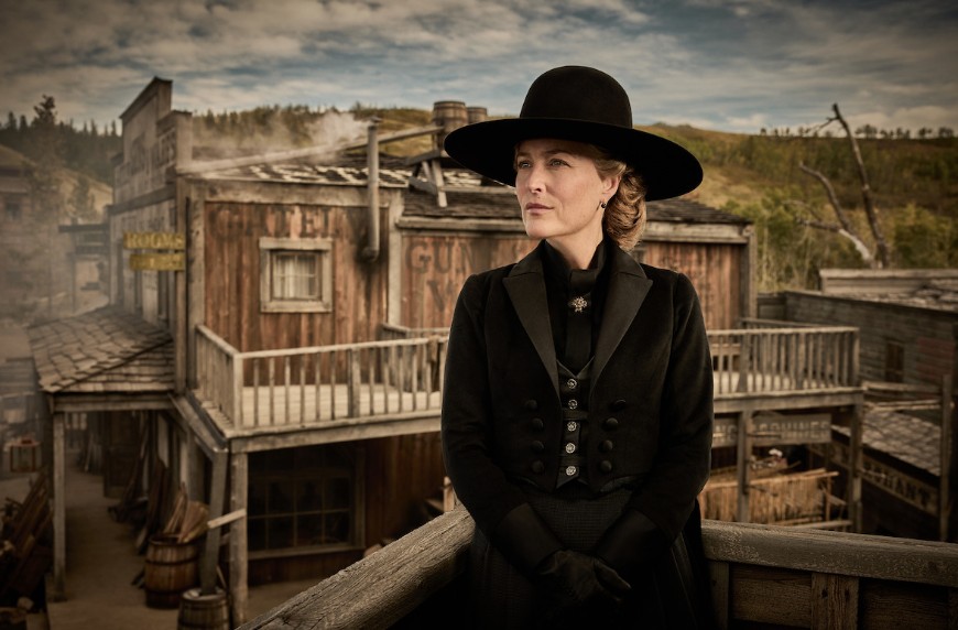 Gillian Anderson in The Abandons