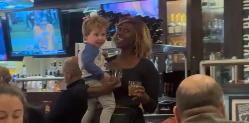 TGI Fridays waitress