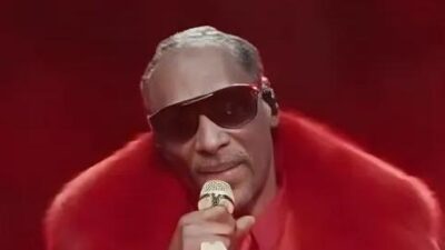 Snoop Dogg (Christmas Day halftime show) - screenshot