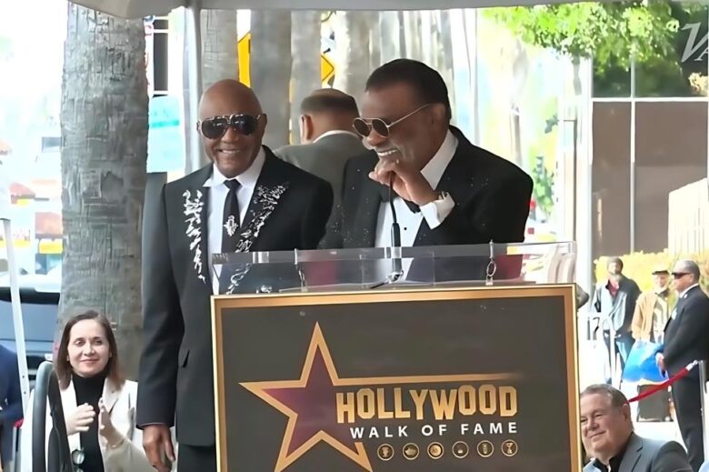 Ernie and Ronald Isley - screenshot