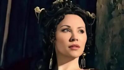 Jaime Slater - via STARZ