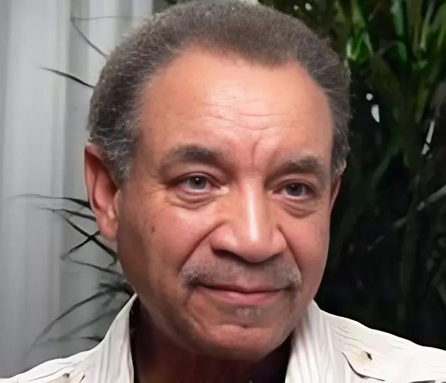 5th Dimension Star Dies at 90