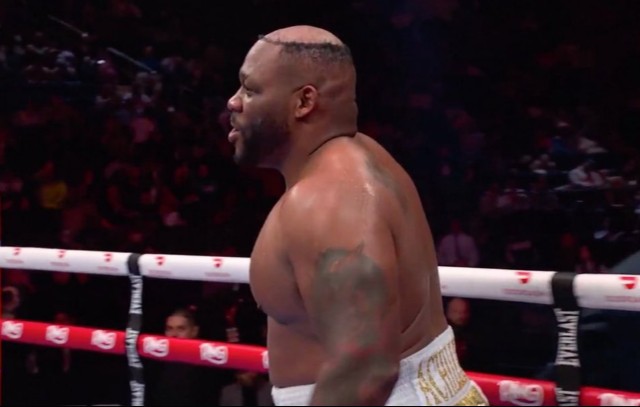 Jarrell Miller loses his toupee during his win over Kingsley Ibeh
