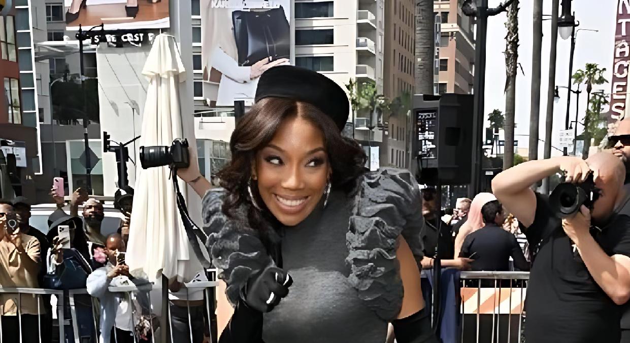 Brandy Norwood Honored with 2,839th Star Brandy Norwood Honored with 2,839th Star