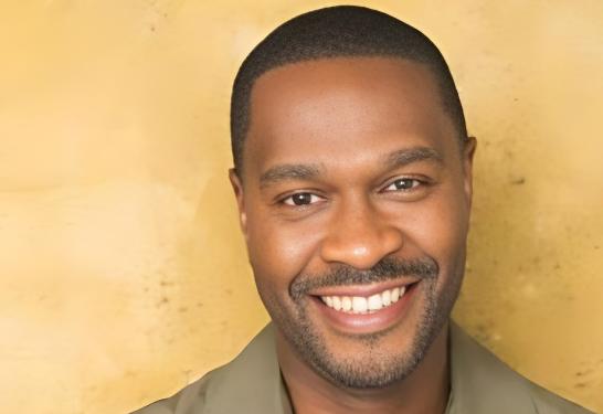 Brian Hooks to Host eZWay Awards Golden Gala in Orange County