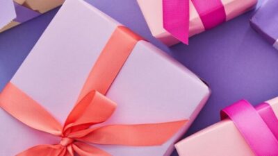 Gift boxes and wrapping bows - via Depositphotos