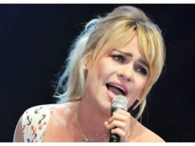 Duffy performing live