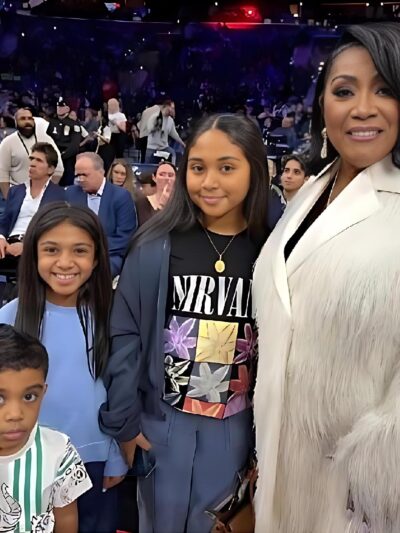 Patti LaBelle and 3 grandkids at Sixers-OKC game - via Threads