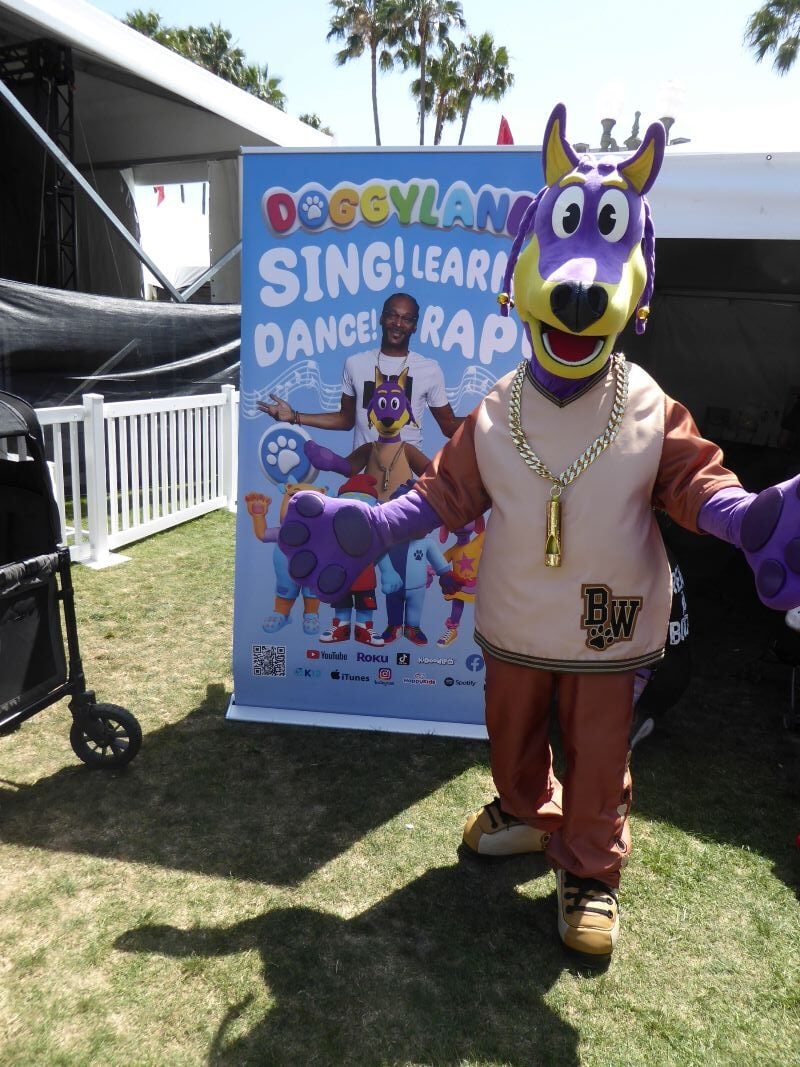 Doggyland mascot, Bow Wizzle: Photo Credit, Ricky Richardson