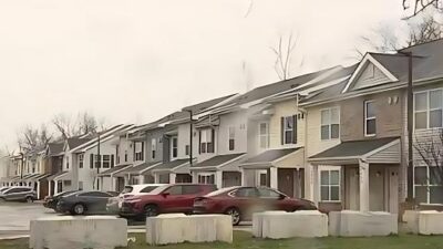Ecourse Apts (Don't Bring the Club Home) - screenshot
