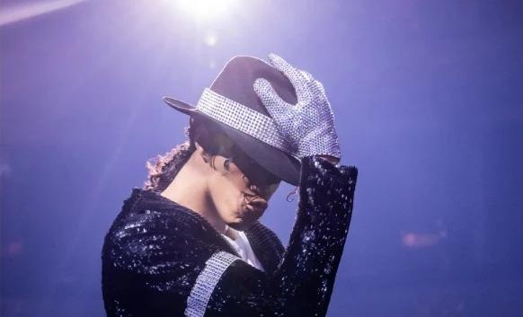 ‘MJ the Musical’ Returns Thrilling Audiences at the Hollywood Pantages