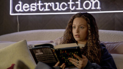 THE MINIATURE WIFE -- Delusional" Episode 105 -- Pictured: Sofia Rosinsky as Lulu -- (Photo by: Rafy/Peacock)