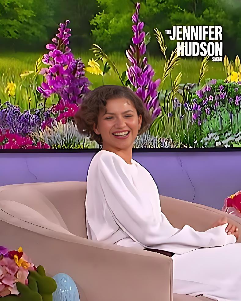 Zendaya’s Joyful JHud Show Visit: ‘Replay’ Tunnel, Ronnie Spector Biopic, and a Love Island Surprise | WATCH