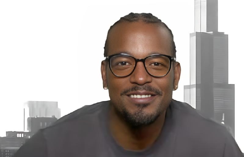Luke James and Jason Weaver Break Down ‘The Chi’ Season 8 Bond | EUR Exclusive WATCH