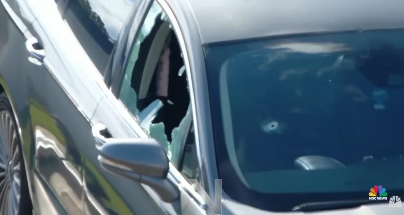 Car shot up by police in Senatobia, Mississippi - screenshot