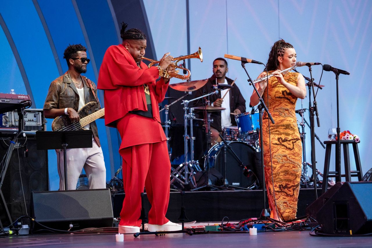Flautist Elena Pinderhughes with special guest trumpeter Christian Scott aTunde Adjuah