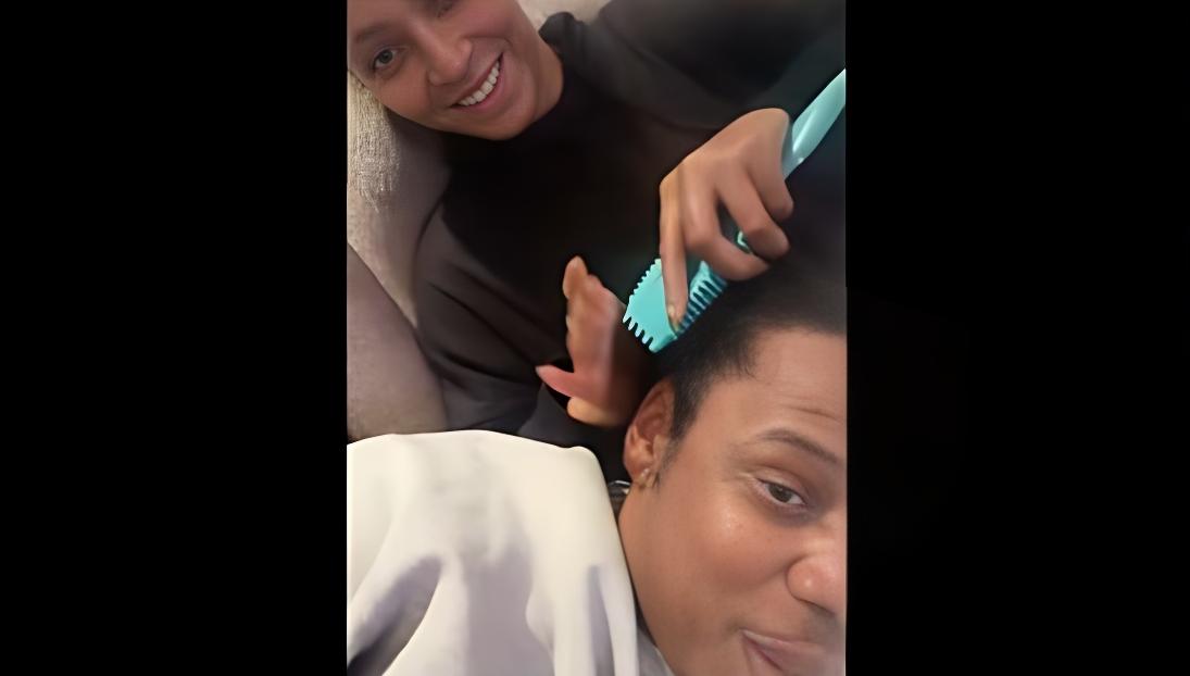 Bey combs out Jay's hair