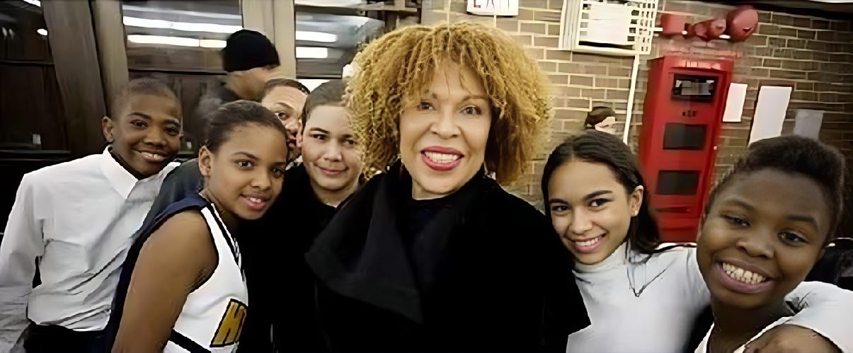 Roberta Flack at her Roberta Flack School of Music with her students