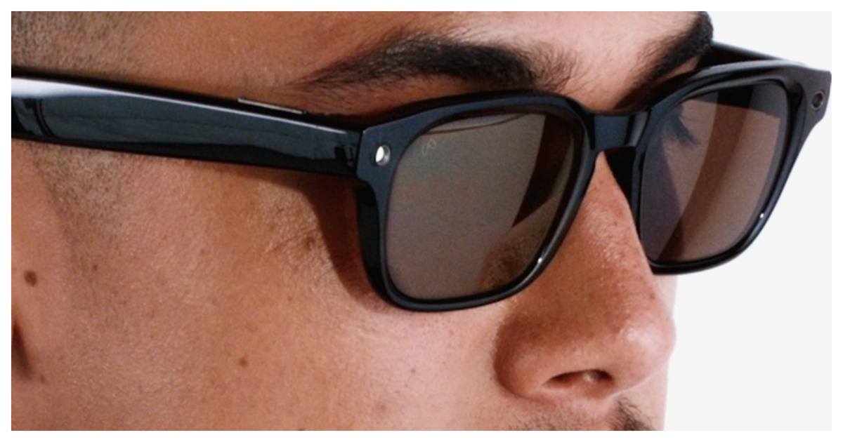 Meta Will Now Kill the Camera on Smart Glasses if Users Destroy the Privacy Light