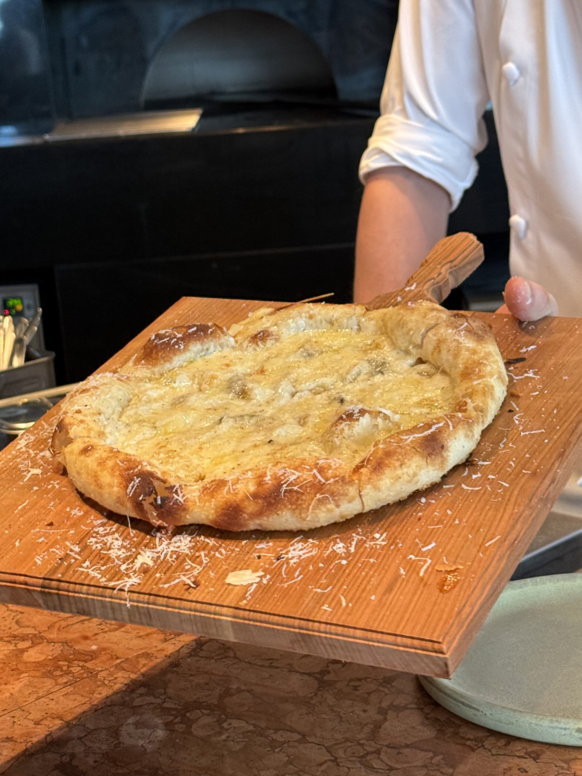 Otto Formaggi Pizza from Pizza Bar on 38h (instagram)