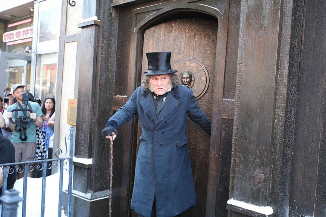 Johnny Depp as Ebenezer