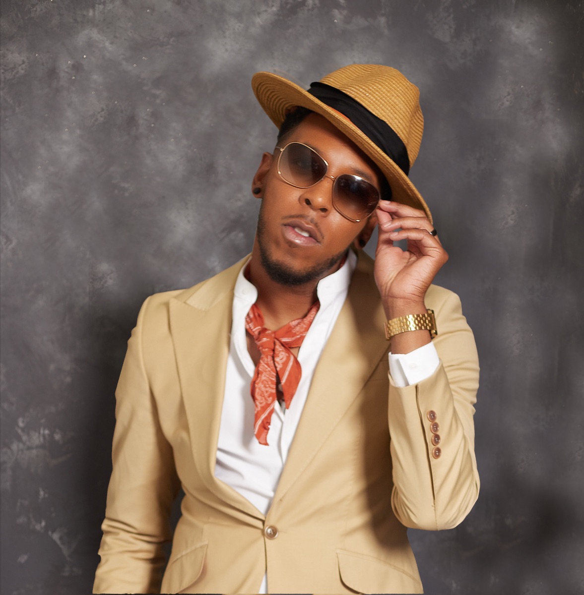 AWARD-WINNING GOSPEL SINGER Deitrick Haddon