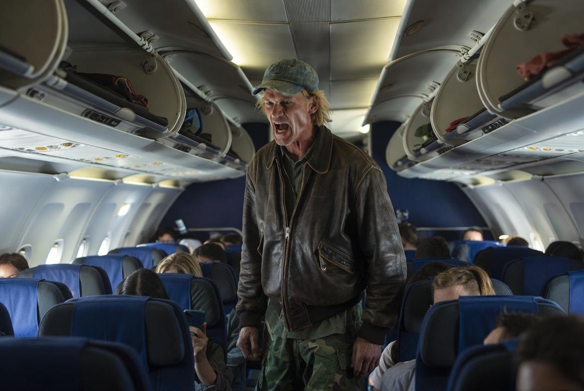 Angry passenger rants as others stay silent - via eurAI