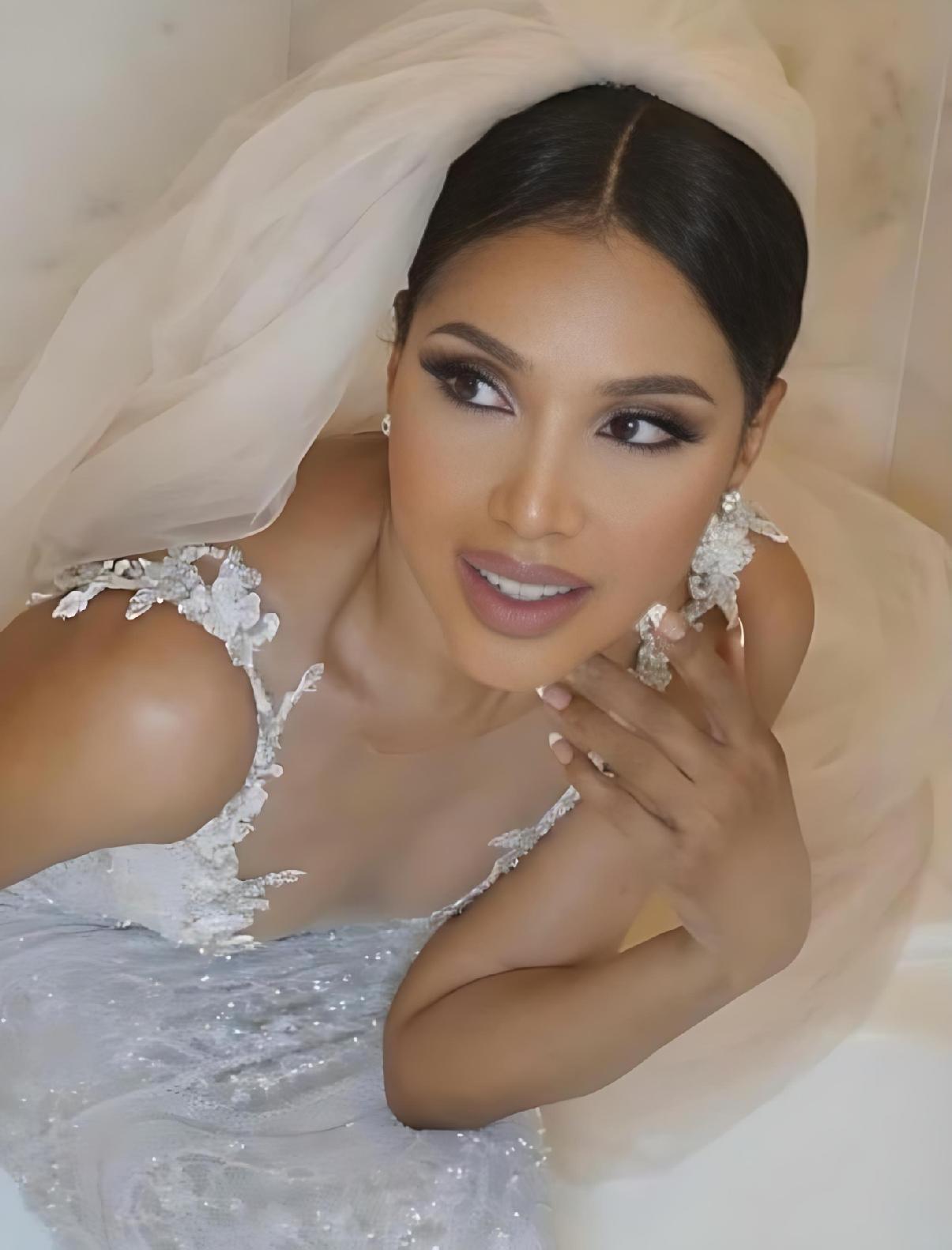 Toni Braxton (2 years of wedded bliss) - via Instagram