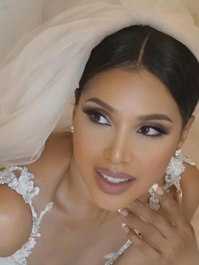 Toni Braxton (2 years of wedded bliss) - via Instagram
