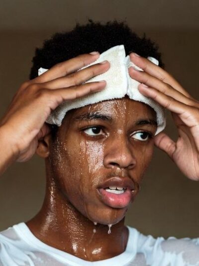 Young male sweating heavily - via eurAI