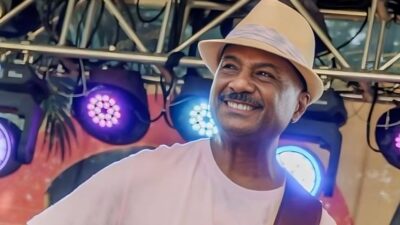 dee Brown releases new single 'Summer Cruising' (Innervision Records)