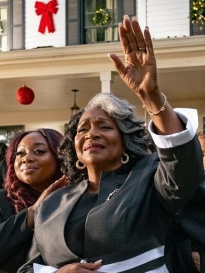Ann Nesby (center) as Sarah in Tyler Perry's The Gospel of Christmas