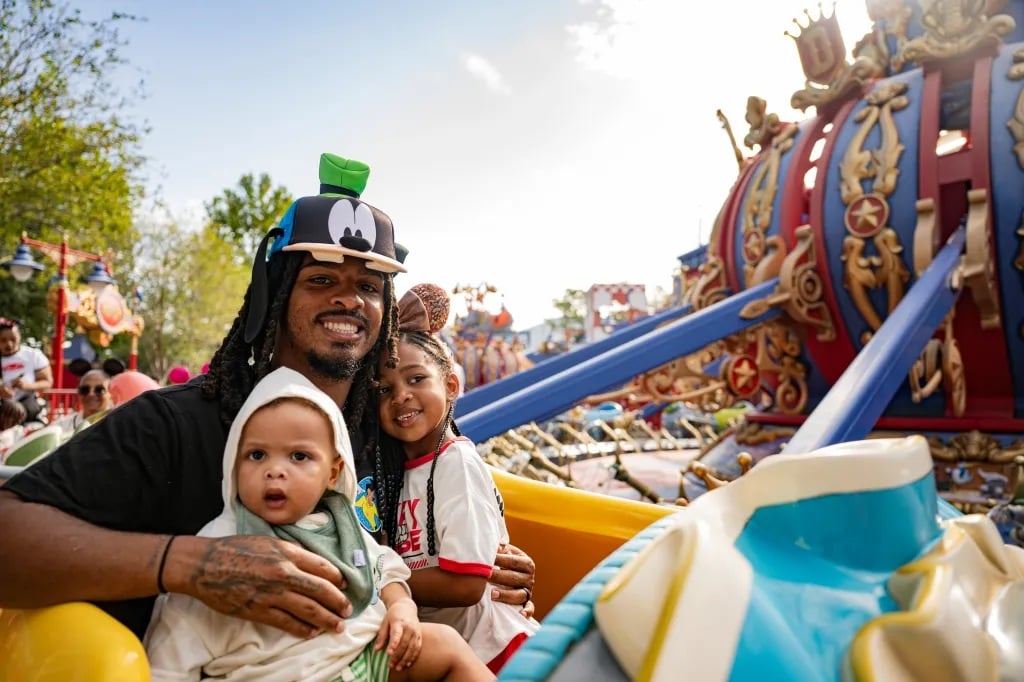 Keith Lee Takes His Family to Walt Disney World and Reviews EPCOT Food & Wine Festival